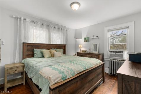 38 Hinsdale Place Newark NJ 07104