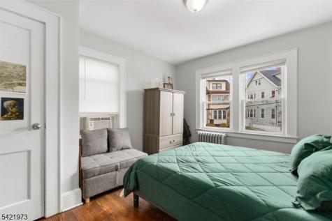 38 Hinsdale Place Newark NJ 07104