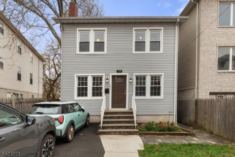 38 Hinsdale Place Newark NJ 07104