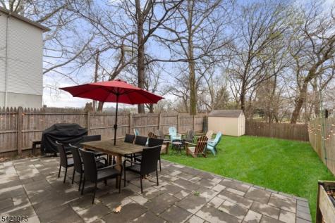 38 Hinsdale Place Newark NJ 07104