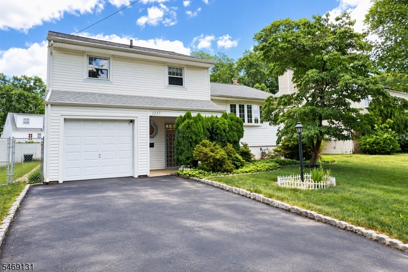 1257 Shaffer Avenue Roselle NJ 07203