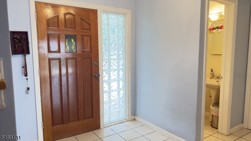 1257 Shaffer Avenue Roselle NJ 07203