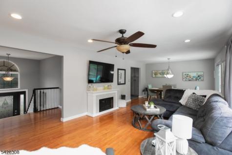 13 Forest Lane Green Brook NJ 08812