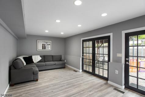 13 Forest Lane Green Brook NJ 08812