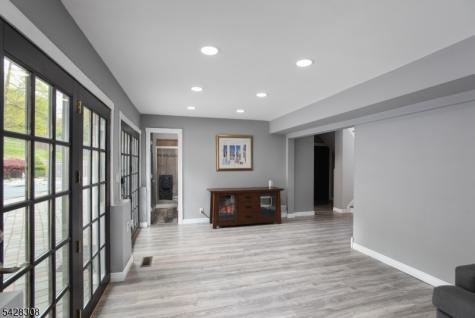 13 Forest Lane Green Brook NJ 08812
