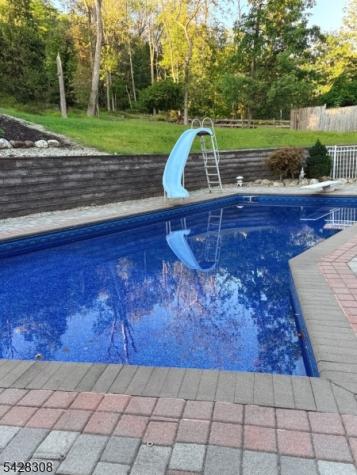 13 Forest Lane Green Brook NJ 08812