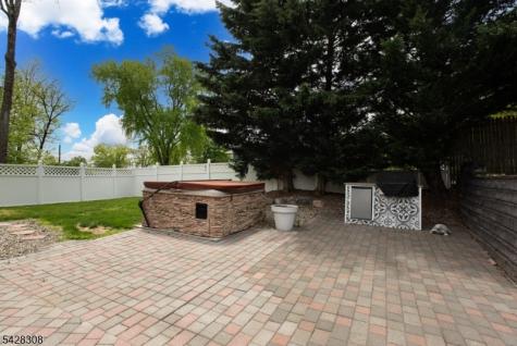 13 Forest Lane Green Brook NJ 08812