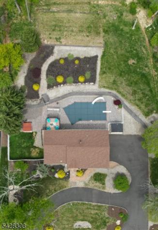 13 Forest Lane Green Brook NJ 08812