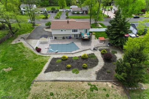 13 Forest Lane Green Brook NJ 08812