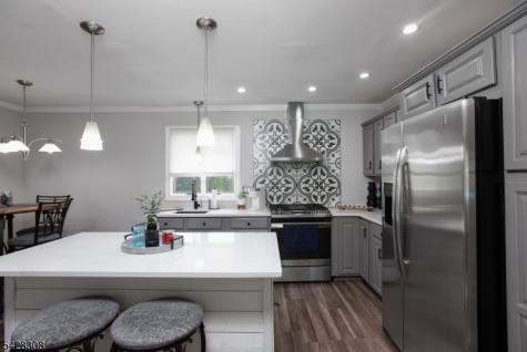13 Forest Lane Green Brook NJ 08812