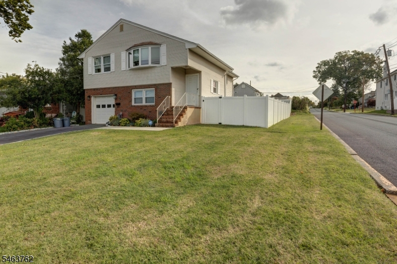 301 N 16th Street Kenilworth NJ 07033