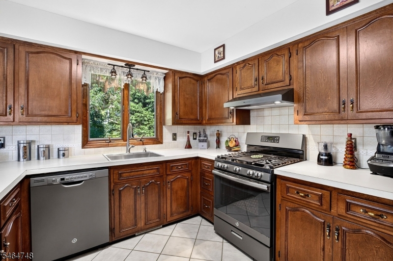 27 Edgemere Terrace Washington NJ 07882