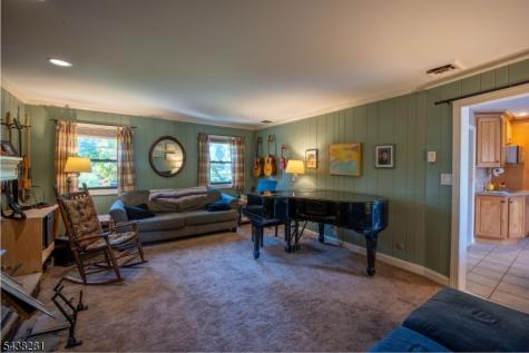 207 Grant Avenue Middlesex NJ 08846