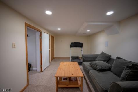 207 Grant Avenue Middlesex NJ 08846