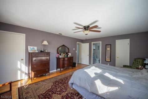 207 Grant Avenue Middlesex NJ 08846