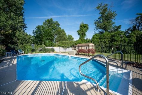 207 Grant Avenue Middlesex NJ 08846