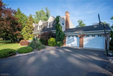 207 Grant Avenue Middlesex NJ 08846