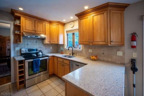 207 Grant Avenue Middlesex NJ 08846