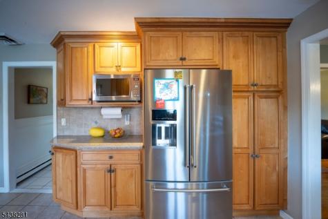 207 Grant Avenue Middlesex NJ 08846