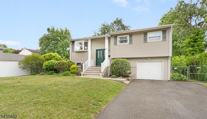 8 Robin Road Somerville NJ 08876