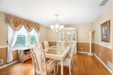 8 Robin Road Somerville NJ 08876