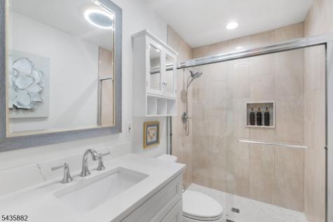8 Robin Road Somerville NJ 08876