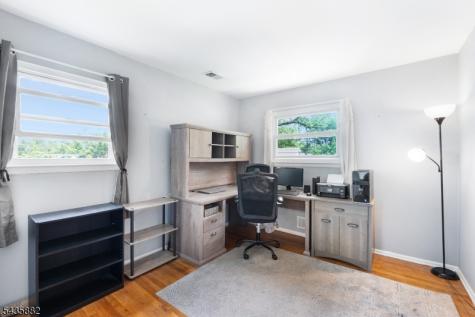 8 Robin Road Somerville NJ 08876