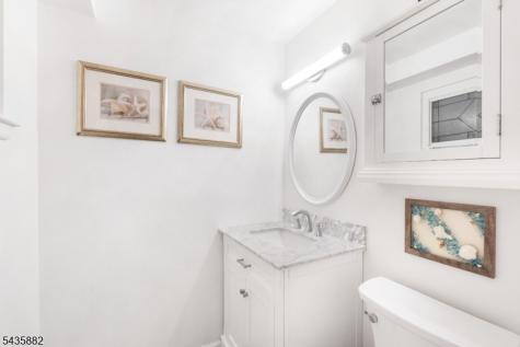 8 Robin Road Somerville NJ 08876