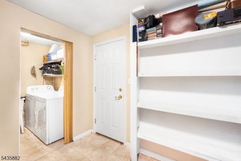 8 Robin Road Somerville NJ 08876