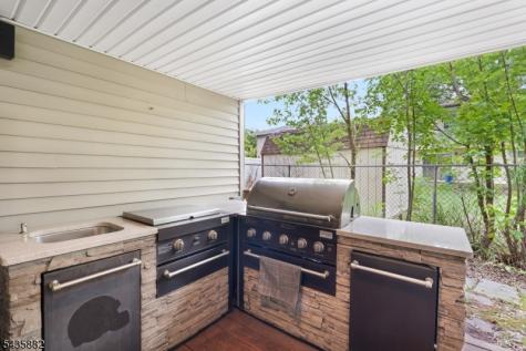 8 Robin Road Somerville NJ 08876