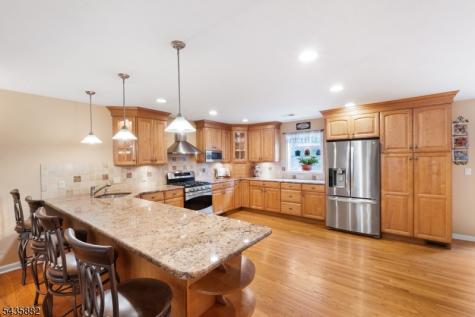 8 Robin Road Somerville NJ 08876