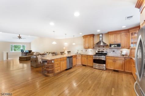 8 Robin Road Somerville NJ 08876