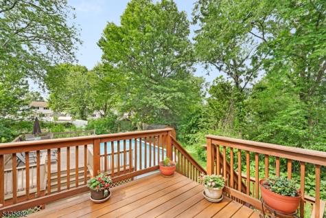 8 Robin Road Somerville NJ 08876