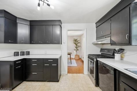 212 Grove Avenue Verona NJ 07044