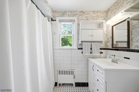 212 Grove Avenue Verona NJ 07044