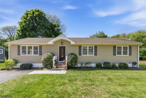 6 Oak Drive Randolph NJ 07869