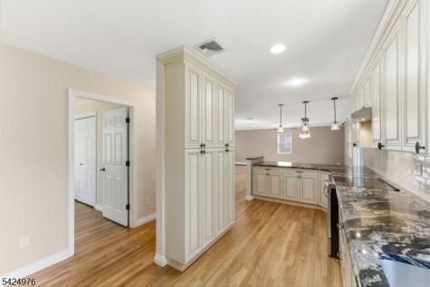 6 Oak Drive Randolph NJ 07869