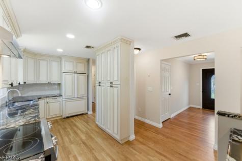 6 Oak Drive Randolph NJ 07869