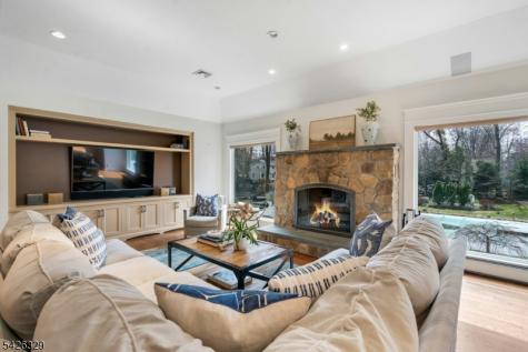 7 Deerhill Drive Hohokus NJ 07423