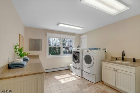 7 Deerhill Drive Hohokus NJ 07423