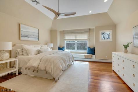 7 Deerhill Drive Hohokus NJ 07423