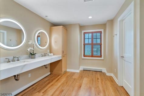 7 Deerhill Drive Hohokus NJ 07423