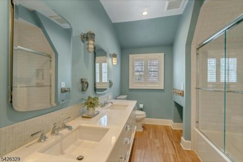 7 Deerhill Drive Hohokus NJ 07423