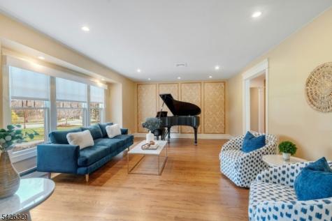 7 Deerhill Drive Hohokus NJ 07423