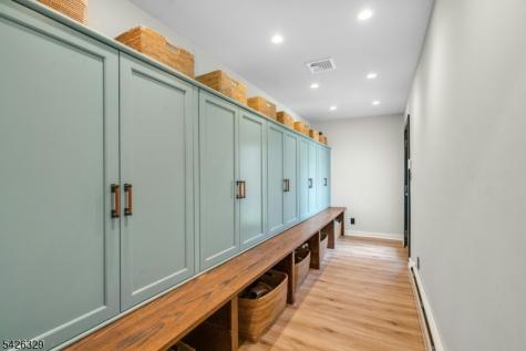 7 Deerhill Drive Hohokus NJ 07423