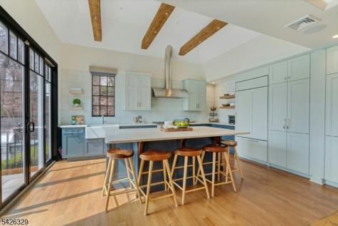 7 Deerhill Drive Hohokus NJ 07423