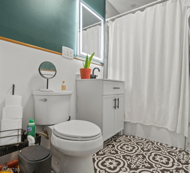 484 Raritan Road Roselle NJ 07203