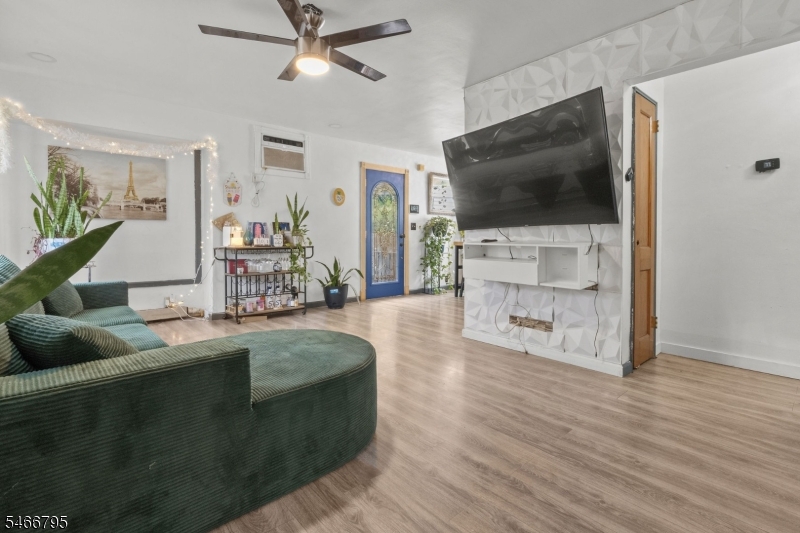 484 Raritan Road Roselle NJ 07203