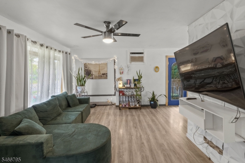 484 Raritan Road Roselle NJ 07203