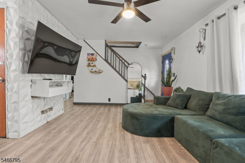 484 Raritan Road Roselle NJ 07203